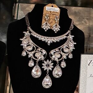 Crystal Teardrop Statement Necklace in Silver